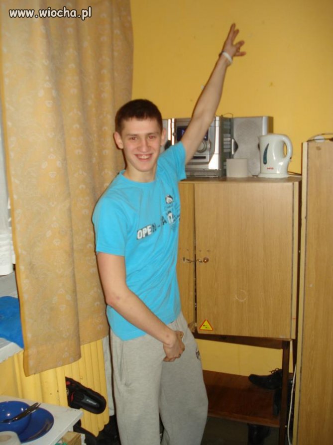 Staanął mu na widok apartu..