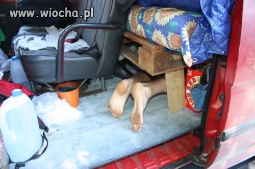 Łóżko piętrowe w busie