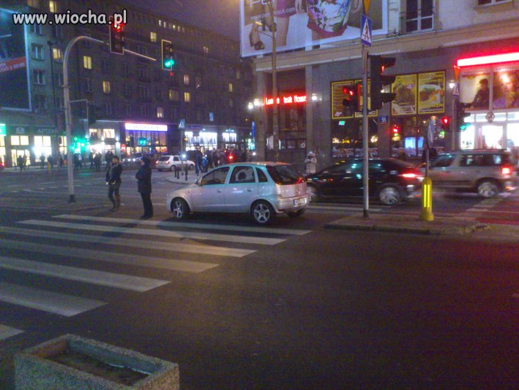 Na moich oczach babka zaparkowała...