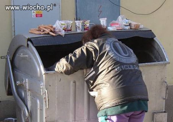 Popatrzcie ile jedzenia się marnuje.