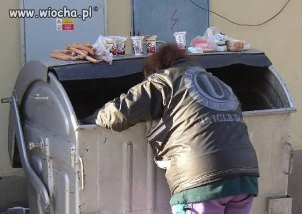Popatrzcie ile jedzenia się marnuje.