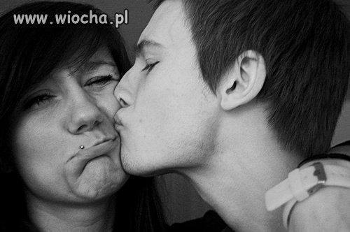 To chyba nie był najlepszy moment na buziaka 