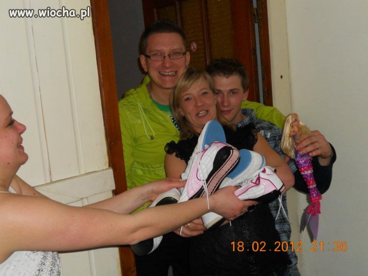 Czekajcie! Dorzucę wam jeszcze buty do zdjęcia... 