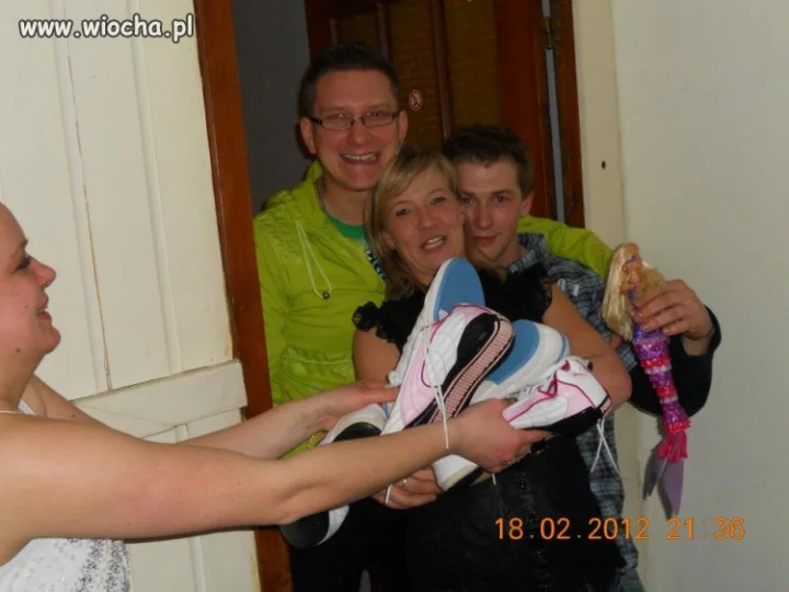 Czekajcie! Dorzucę wam jeszcze buty do zdjęcia... 