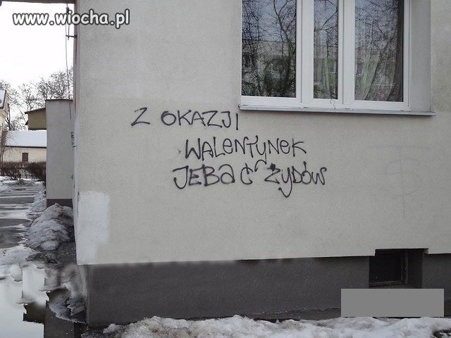 Mało inteligentny napis na ścianie...