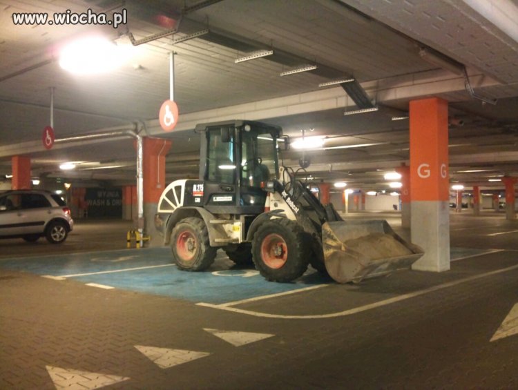 Inwalida na parkingu podziemnym...