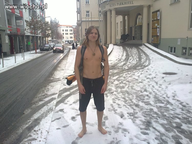 Takie tam na golaska pod hotelem