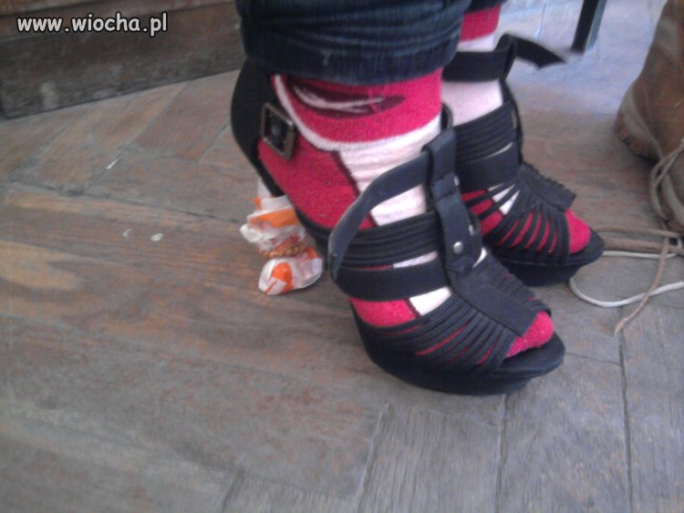 Skarpetki + buty na obcasach