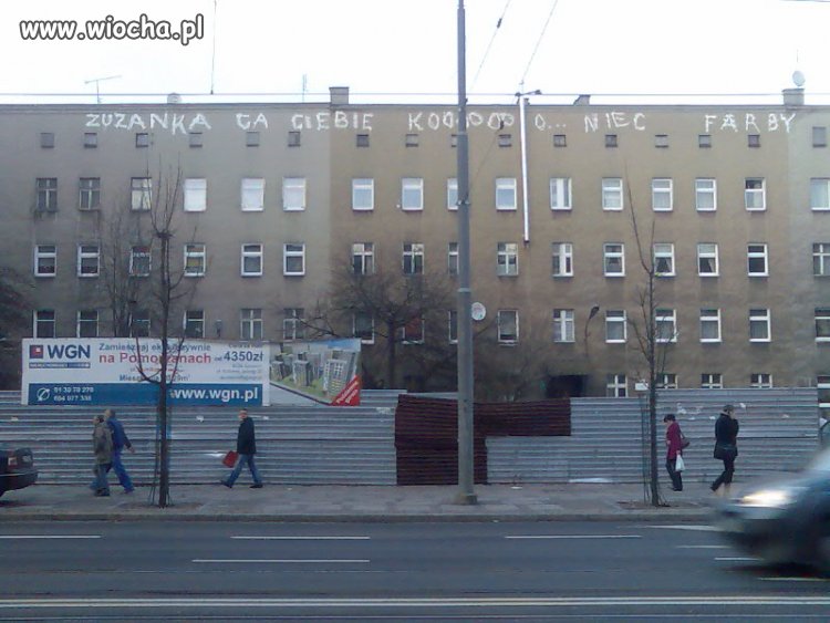 Ciężko pisać  zwisając z dachu...