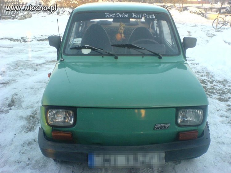 Fiat 126p i jego boska naklejka