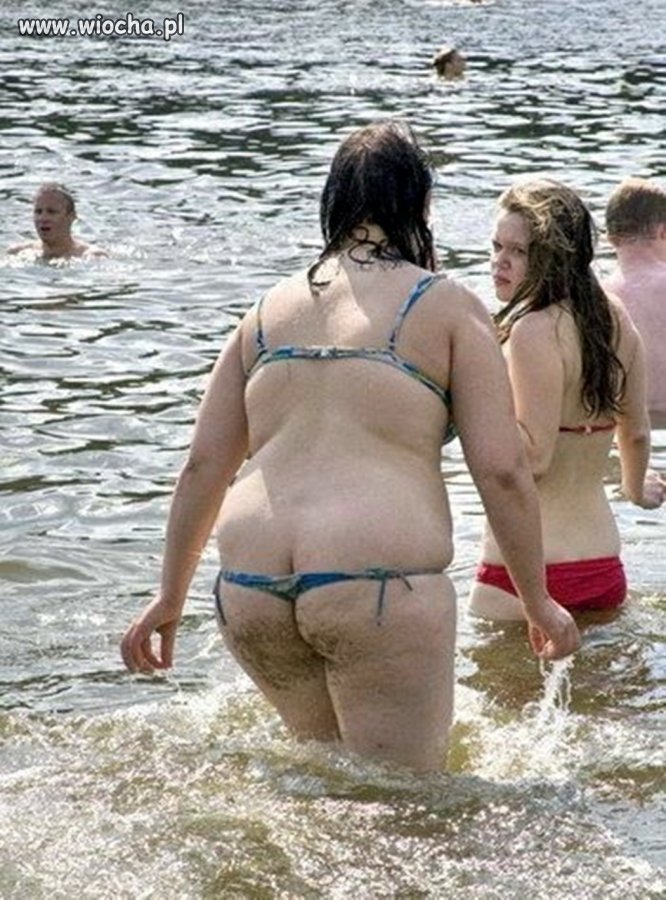 (Laska) w bikini...