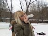 Blondi pompuje balonika