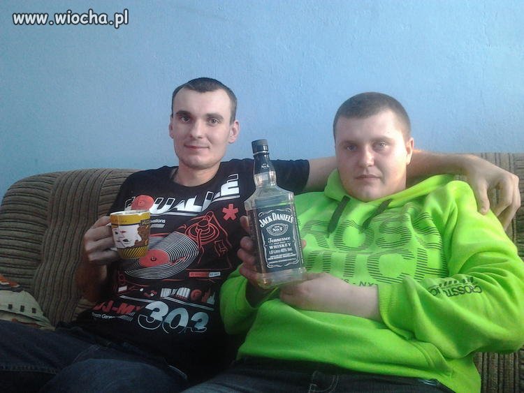 Pustą butelką z Jack-a i szpan na Nk haha...