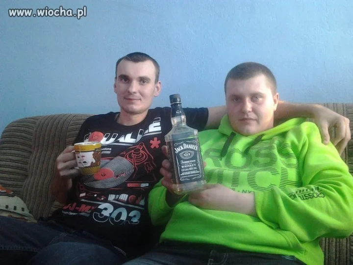 Pustą butelką z Jack-a i szpan na Nk haha...