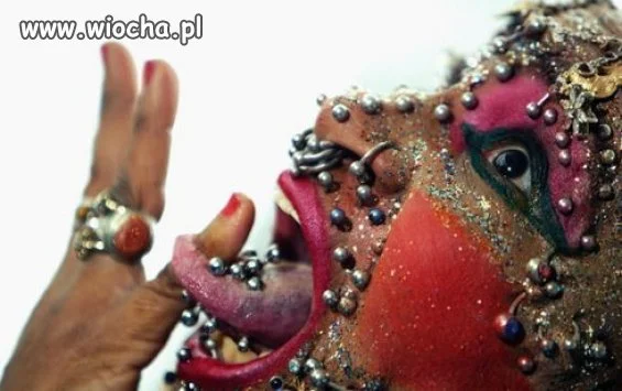To jest dopiero fanka piercingu!