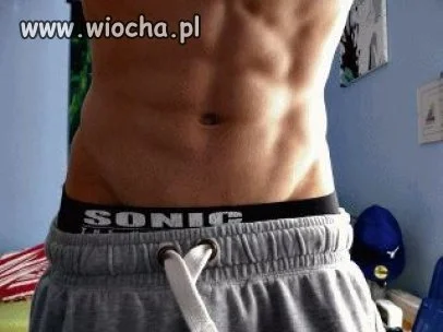 Chciał sie pochwalic majtkami...