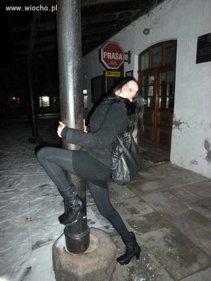 Jej to rura w klubie nie starczy
