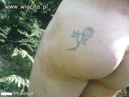 Nędzny tatuaż.