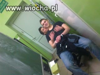Tak się uczą dzieci na wioskach w szkole.