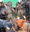 Tak właśnie policja radzi sobie z kobietami 