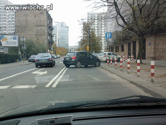 Chyba kierowca źle zrozumiał znak...??!!!