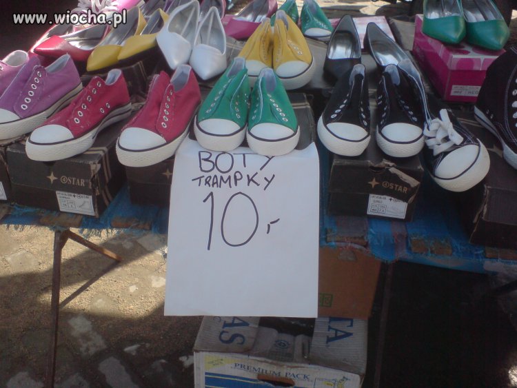''BÓTY TRAMPKY OD RUMUNA''