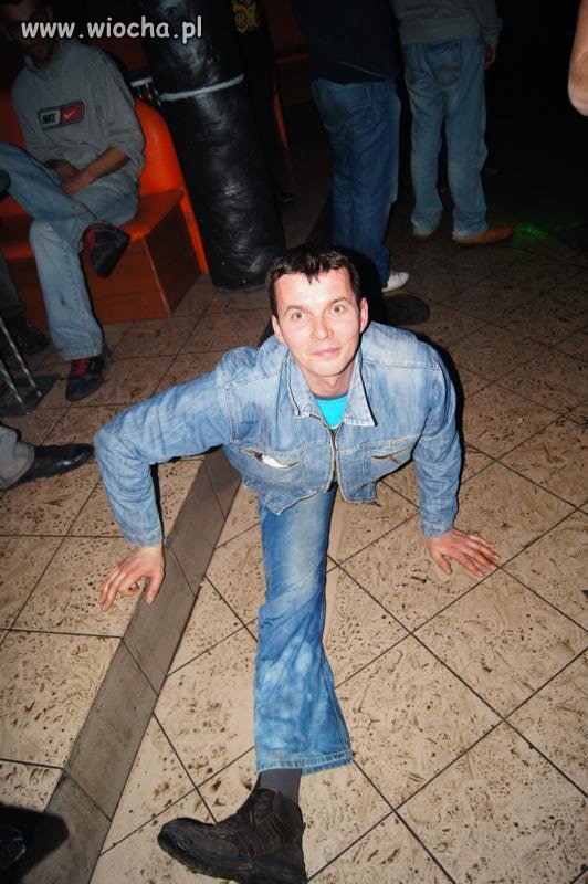 Zdjęcie robią- trzeba się pochwalić szpagatem