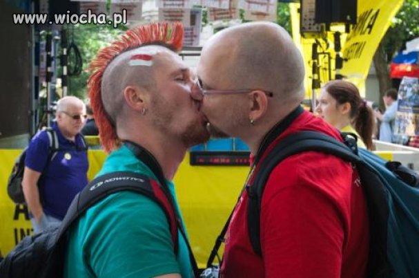 Aby odblokować telefon musisz pocałować nadawcę!