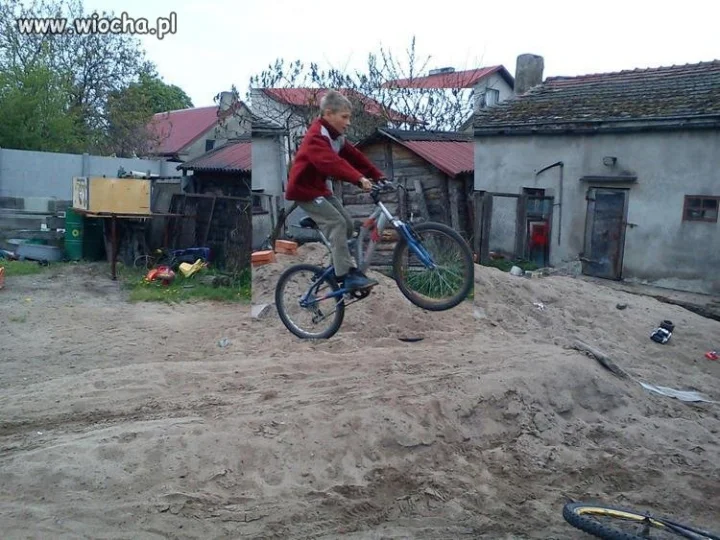 Skoczył...