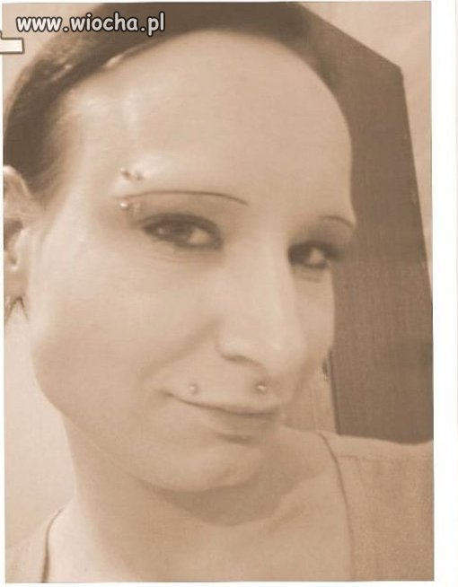 Popatrz tu! Popatrz tam! Ja kolczyki obok wargi mam