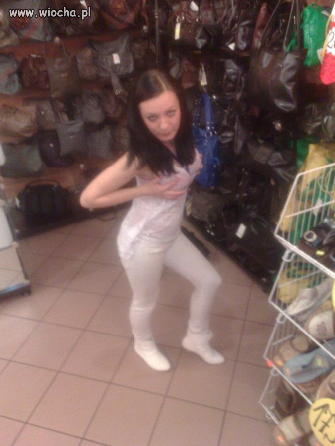 Typowo na facebooka...