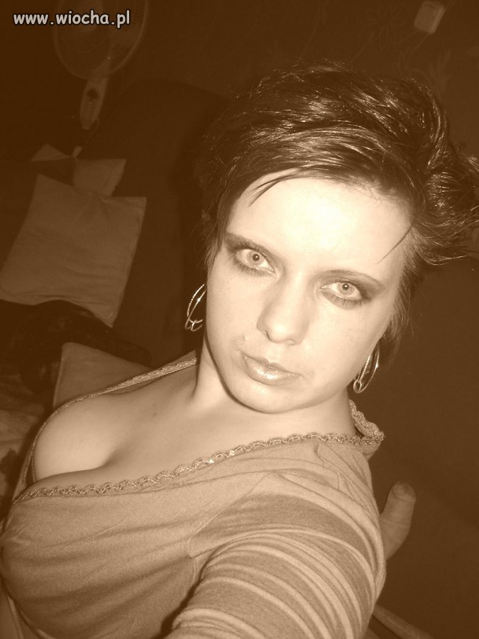 Mocny make-up, cycki i