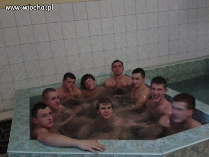 Temu pośrodku chyba najlepiej 
