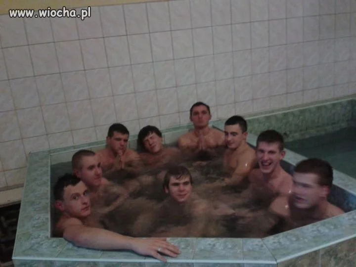 Temu pośrodku chyba najlepiej 