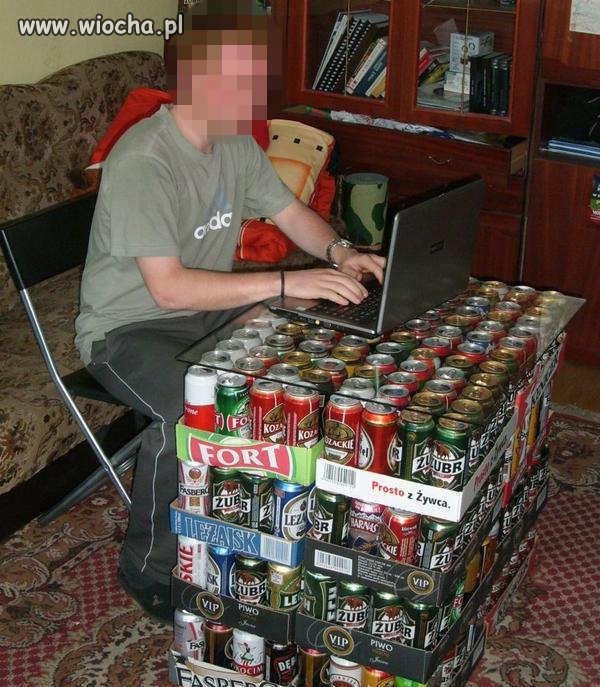 Stolik na kieszeń studenta