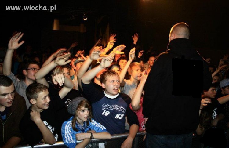 Wszyscy wiemy gdzie ona patrzy...