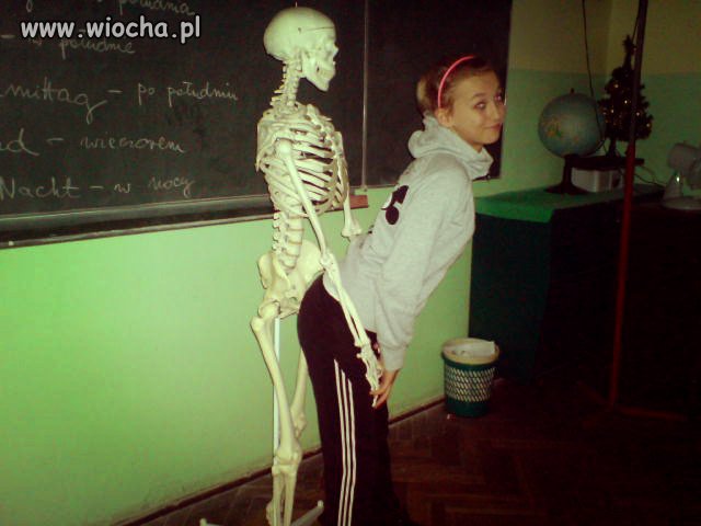 Chora dziewczynka 