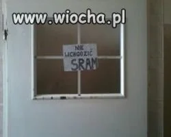 W szkolnym kiblu