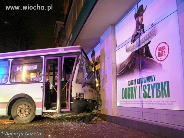Chuck norris vs autobus 1:0