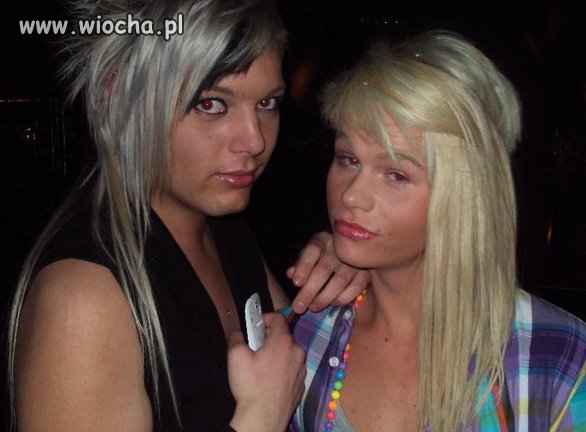 Blondynka po prawej? A jednak nie!