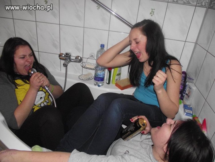 Gruba impra w wannie