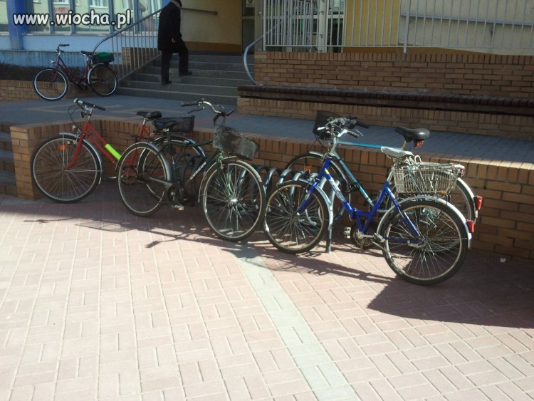 Można zapiąć 13 rowerów 