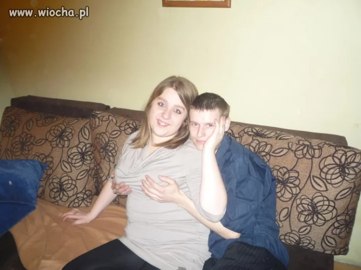 Gdzie on ją trzyma? 