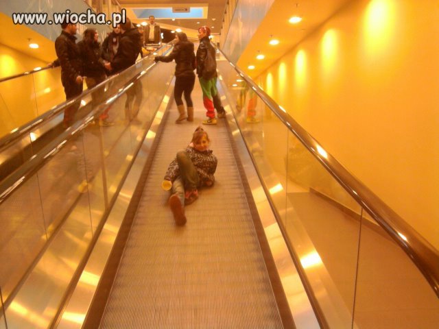 Słit focia na schodach musi być.