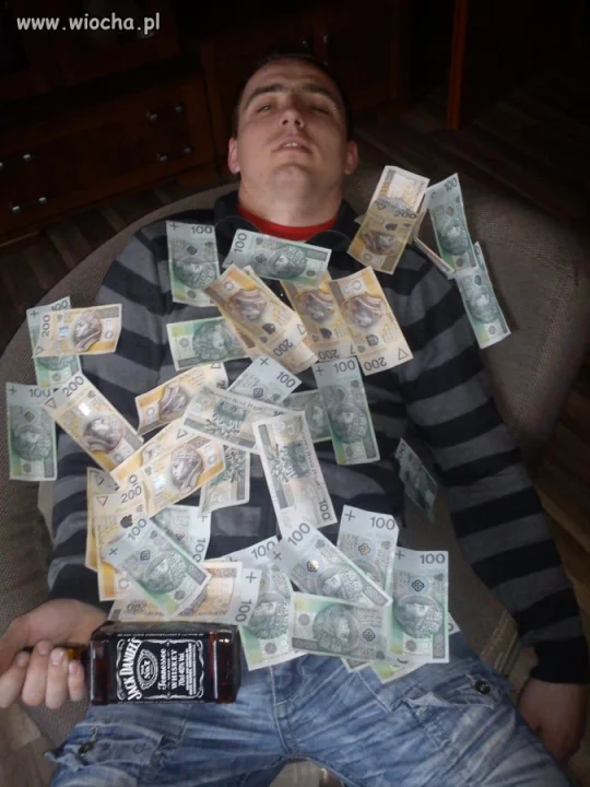 Nie ma to jak pochwalić się pierwszą wypłatą 