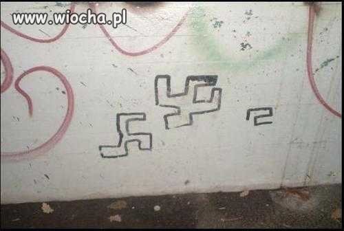 Samo malowanie swastyk to wiocha...