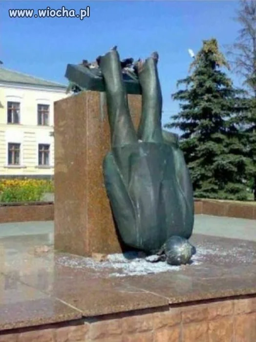 Upadek na twarz...