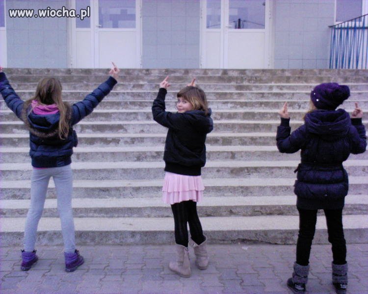 4 klasistki