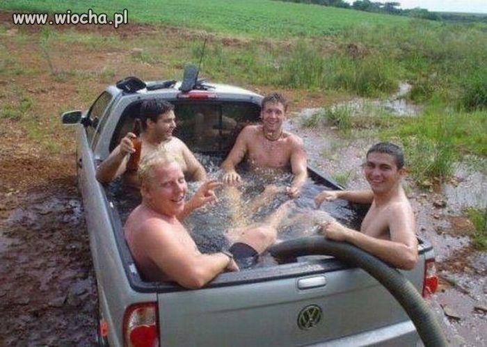 Jest impreza jest browar jest basen?