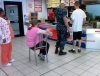 Lenistwo? ja posiedze, szkoda byłoby nóg.